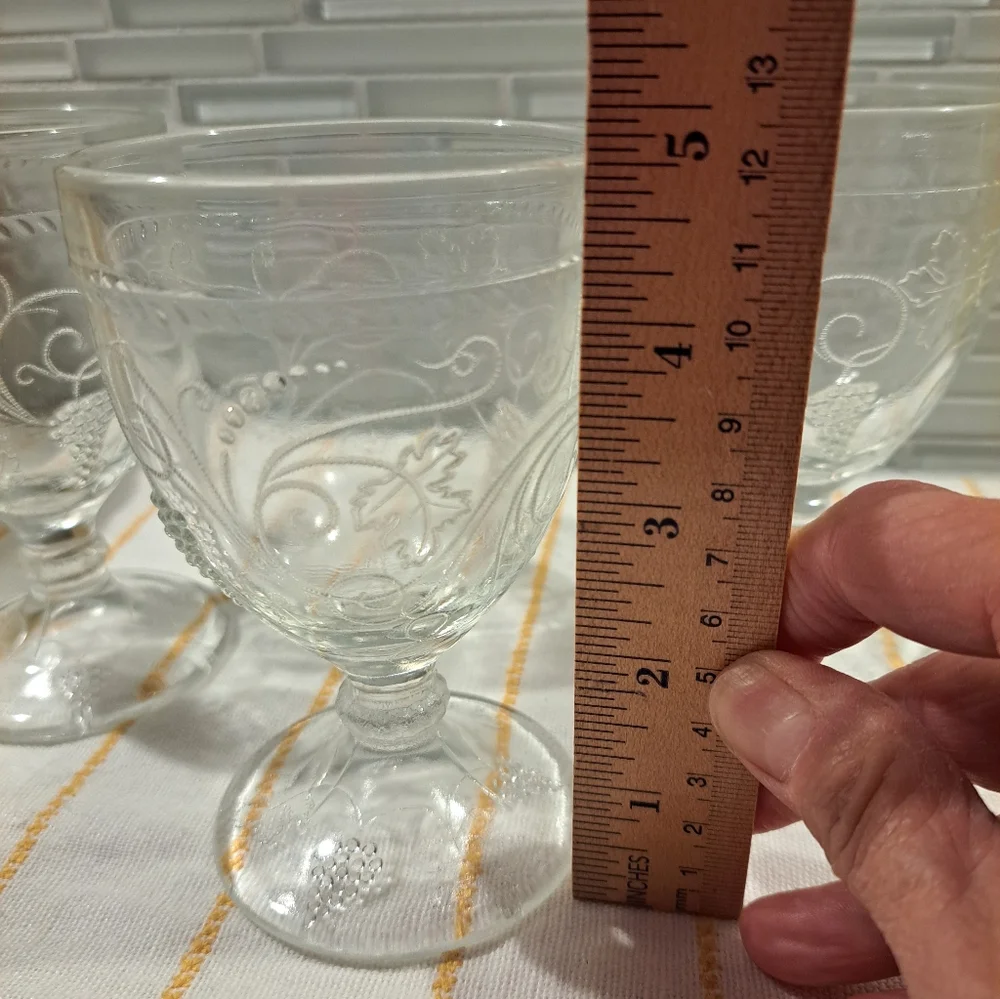 3 WILLIAMS-SONOMA Bacchus Water Goblet 4 7/8